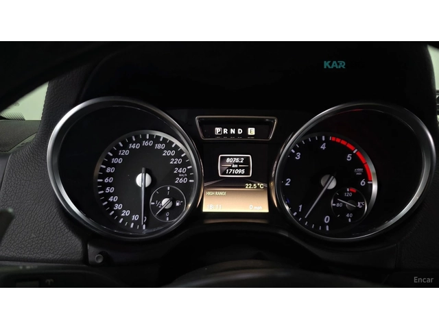 Mercedes-Benz G 350 BlueTEC* КОЖА* НАВИ* ОБДУХВ* ПАНО - автомобили, коли, обяви за нови и употребявани 6