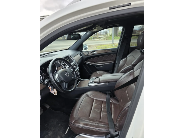 Mercedes-Benz GL 550 - автомобили, коли, обяви за нови и употребявани 11