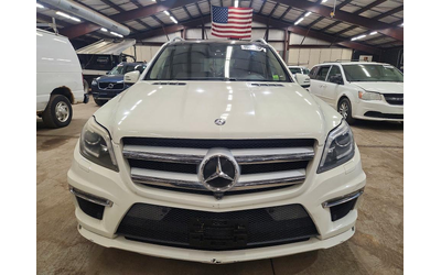 mercedes-benz-gl-550-4-6l-8-all-wheel-drive - 4