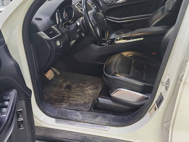 Mercedes-Benz GL-CLASS 4.6L 8cyl AWD - автомобили, коли, обяви за нови и употребявани 4