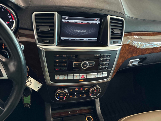 Mercedes-Benz GL-CLASS 4.6L 8cyl AWD - автомобили, коли, обяви за нови и употребявани 8