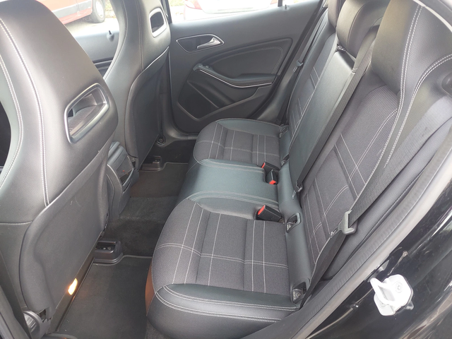 Mercedes-Benz GLA 180 i NAVI SPORT - автомобили, коли, обяви за нови и употребявани 8