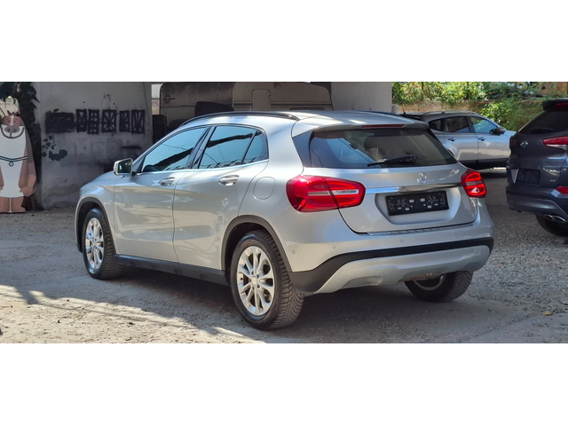 Mercedes-Benz GLA 200 2.2 136 Топ  4matic - автомобили, коли, обяви за нови и употребявани 4