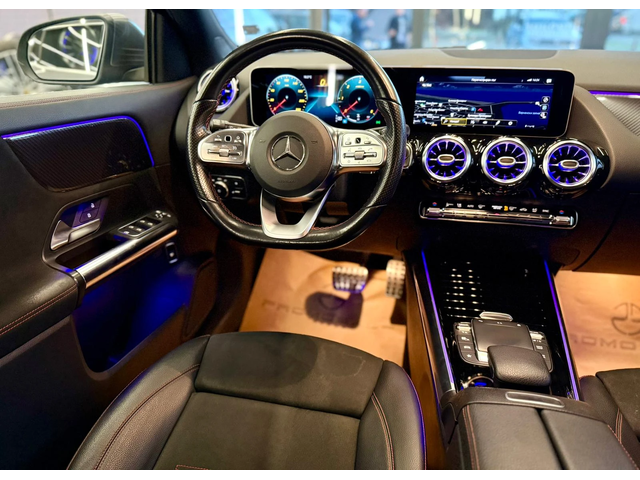 Mercedes-Benz GLA 200 d 4Matic* AMG* Лизинг* Camera* Alcantara - автомобили, коли, обяви за нови и употребявани 8