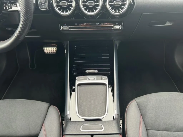 Mercedes-Benz GLA 220 D 4M AMG - автомобили, коли, обяви за нови и употребявани 10