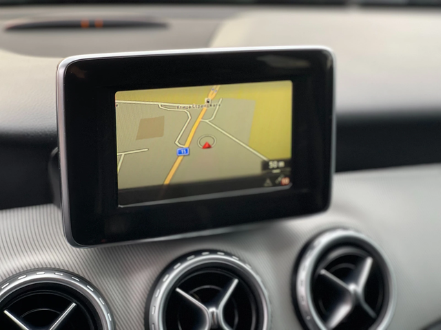 Mercedes-Benz GLA 250 AMG 4M - автомобили, коли, обяви за нови и употребявани 15