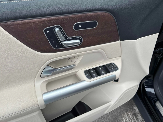 Mercedes-Benz GLA 250 С РЕГИСТРАЦИЯ & АВТО КРЕДИТ - автомобили, коли, обяви за нови и употребявани 12