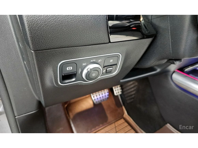 Mercedes-Benz GLA 250 4MATIC* AMG* DISTRONIC* ПОДГРЕВ* ПАНОРАМА* КЕЙЛЕС - автомобили, коли, обяви за нови и употребявани 13