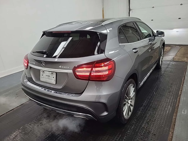 Mercedes-Benz GLA 250 ПАМЕТ| PANORAMA| 2 КЛЮЧА| - автомобили, коли, обяви за нови и употребявани 2