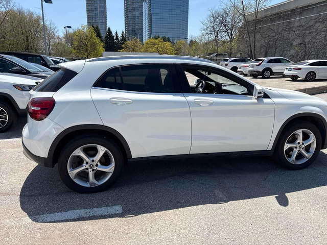 Mercedes-Benz GLA 250 4MATIC* PANORAMA* ПОДГРЕВИ* KEYLESS* - автомобили, коли, обяви за нови и употребявани 2