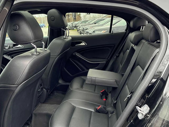 Mercedes-Benz GLA 250 /CAMERA/ПОДГРЕВИ/КЛИП НА МОТОРА - автомобили, коли, обяви за нови и употребявани 16