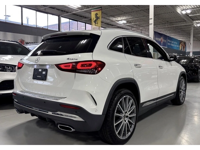 Mercedes-Benz GLA 250 2021 * 360 КАМЕРА * CARPLAY * BLIND SPOT * CARFAX - автомобили, коли, обяви за нови и употребявани 2