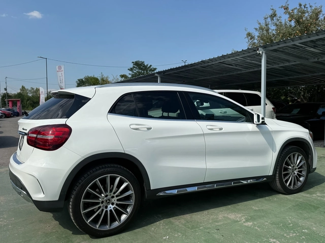 Mercedes-Benz GLA 250 4MATIC, AMG-LINE - автомобили, коли, обяви за нови и употребявани 3