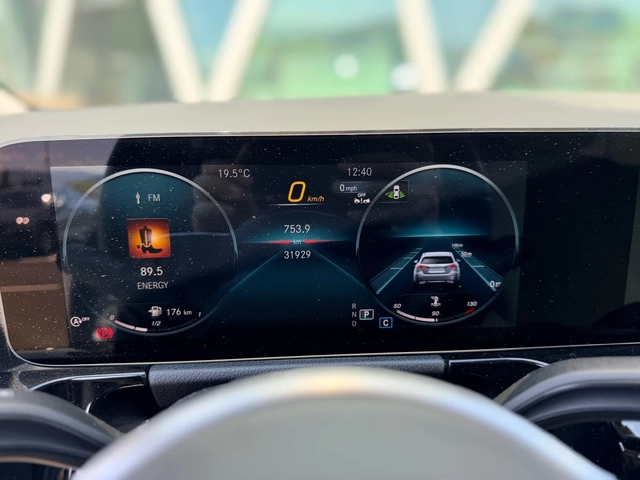 Mercedes-Benz GLA 250 -Бензин-Лизинг през Уникредит - автомобили, коли, обяви за нови и употребявани 11