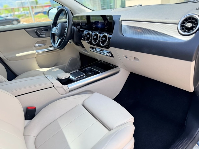 Mercedes-Benz GLA 250 -Бензин-Лизинг през Уникредит - автомобили, коли, обяви за нови и употребявани 14