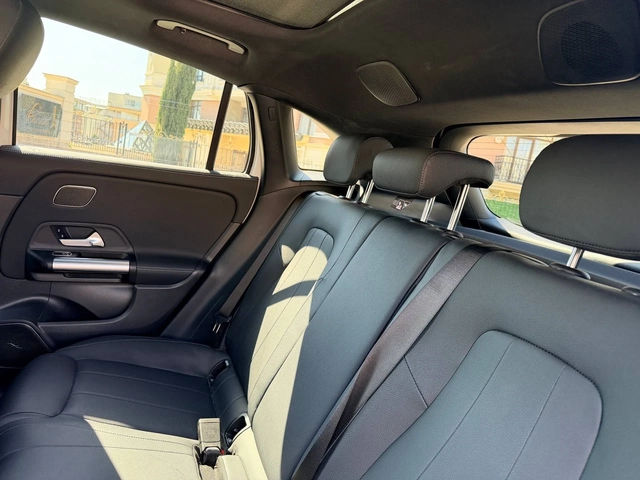Mercedes-Benz GLA 250 - автомобили, коли, обяви за нови и употребявани 11