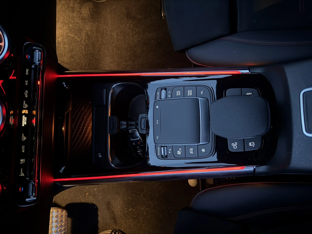 Mercedes-Benz GLA 45 AMG 35AMG* Burmester* Distronic* 360View* Аmbient* Car - автомобили, коли, обяви за нови и употребявани 12