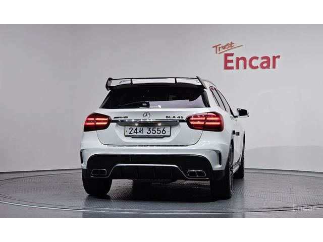 Mercedes-Benz GLA 45 AMG 4MATIC* HARMAN KARDON* MEMORY* PANORAMA* АЛКАНТАРА - автомобили, коли, обяви за нови и употребявани 3