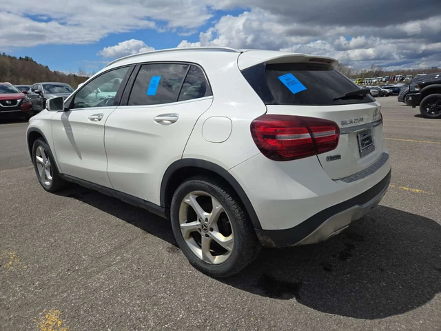 Mercedes-Benz GLA * 250 * 2 КЛЮЧА * ПАНОРАМА * ПОДГРЕВ * - автомобили, коли, обяви за нови и употребявани 3