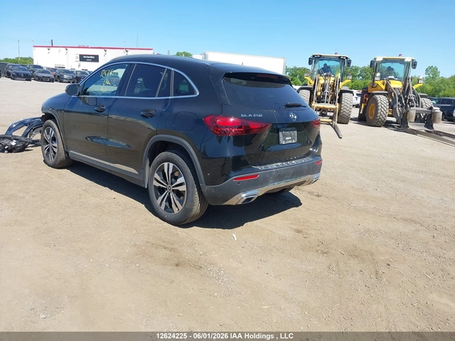 Mercedes-Benz GLA 250 4MATIC - автомобили, коли, обяви за нови и употребявани 2