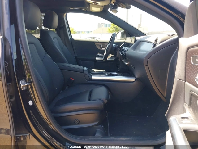 Mercedes-Benz GLA 250 4MATIC - автомобили, коли, обяви за нови и употребявани 4