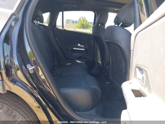 Mercedes-Benz GLA 250 4MATIC - автомобили, коли, обяви за нови и употребявани 7