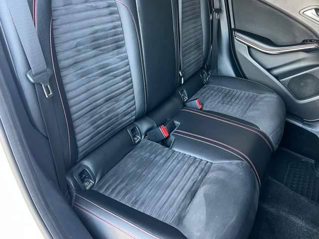 Mercedes-Benz GLA 200d, AMG LINE-ПЪЛНА СЕРВИЗНА ИСТОРИЯ - автомобили, коли, обяви за нови и употребявани 13