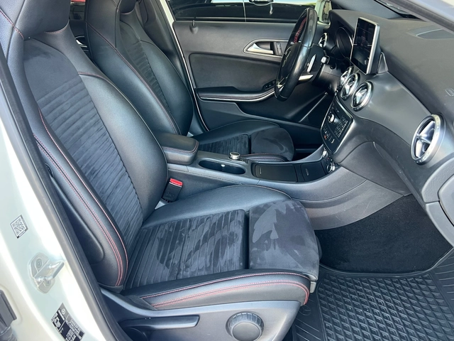 Mercedes-Benz GLA 200d, AMG LINE-ПЪЛНА СЕРВИЗНА ИСТОРИЯ - автомобили, коли, обяви за нови и употребявани 10