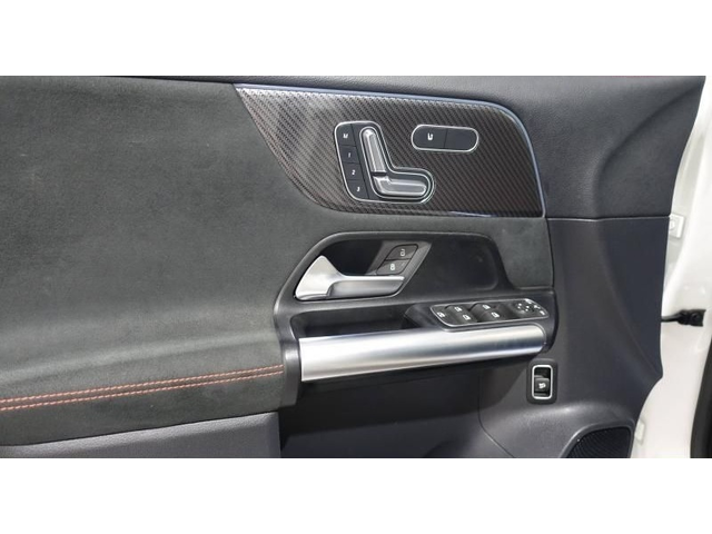 Mercedes-Benz GLA GLA 200 d AMG-Line - автомобили, коли, обяви за нови и употребявани 8