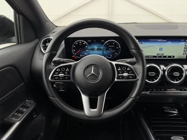 Mercedes-Benz GLA GLA 200d (150 кс) DCT - автомобили, коли, обяви за нови и употребявани 11