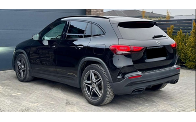 mercedes-benz-gla-gla-220d-4matic-amg-line - 3