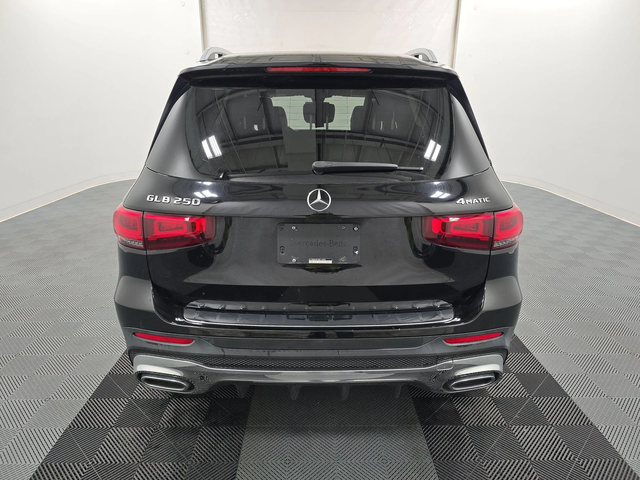 Mercedes-Benz GLB AMG* DIGITAL* DESIGNO* CARBON* KEYLESS GO* ШОУРУМ - автомобили, коли, обяви за нови и употребявани 3