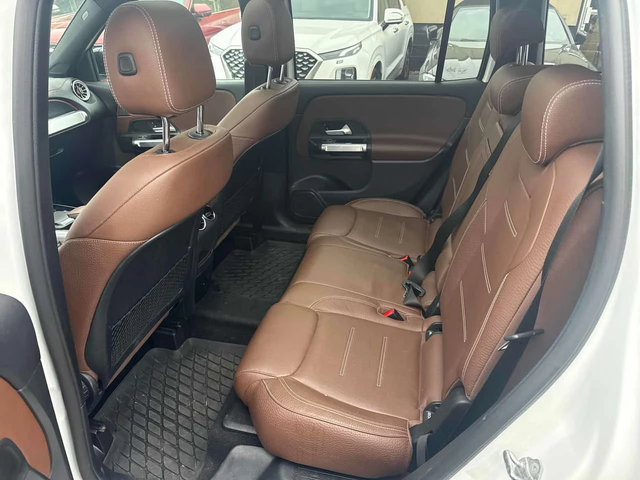 Mercedes-Benz GLB 250 4MATIC* DISTRONIC* 360КАМЕРИ* АМБИЕНТНО* - автомобили, коли, обяви за нови и употребявани 11