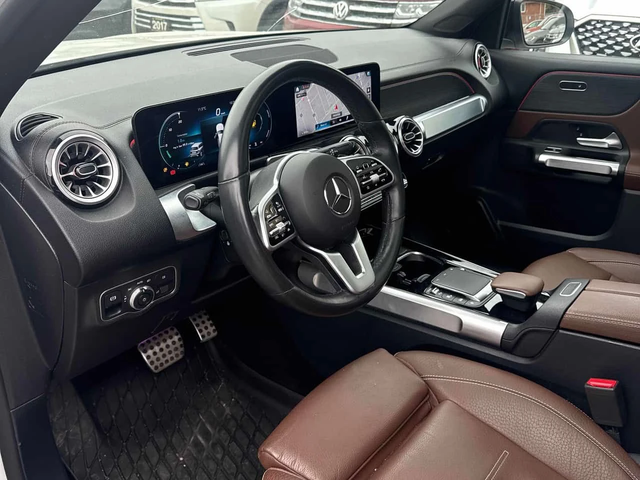 Mercedes-Benz GLB 250 4MATIC* DISTRONIC* 360КАМЕРИ* АМБИЕНТНО* - автомобили, коли, обяви за нови и употребявани 4