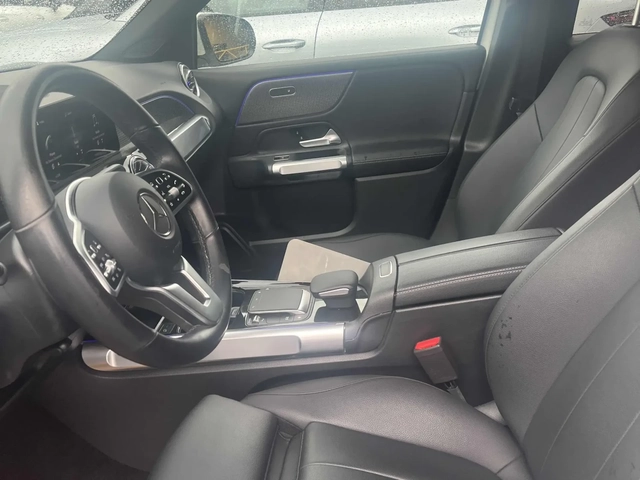 Mercedes-Benz GLB 250 2 КЛЮЧА * СЕРВИЗНА ИСТ * ПАНОРАМА * CARFAX - автомобили, коли, обяви за нови и употребявани 8