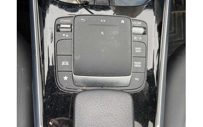 Mercedes-Benz GLB 250 2 КЛЮЧА * ПАНОРАМА * ПОДГРЕВИ * CARFAX - автомобили, коли, обяви за нови и употребявани 8
