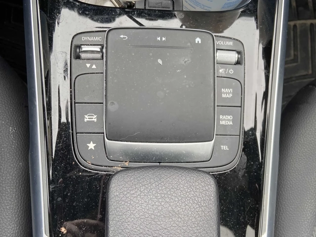 Mercedes-Benz GLB 250 2 КЛЮЧА * ПАНОРАМА * ПОДГРЕВИ * CARFAX - автомобили, коли, обяви за нови и употребявани 8