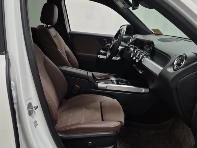 Mercedes-Benz GLB 250 2025 Mercedes-Benz GLB 250 - автомобили, коли, обяви за нови и употребявани 9