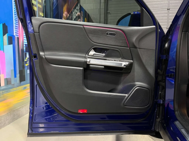 Mercedes-Benz GLB * GLB250 / GLB250 4MATIC * CARFAX * ЦЕНА ДО БГ - автомобили, коли, обяви за нови и употребявани 7