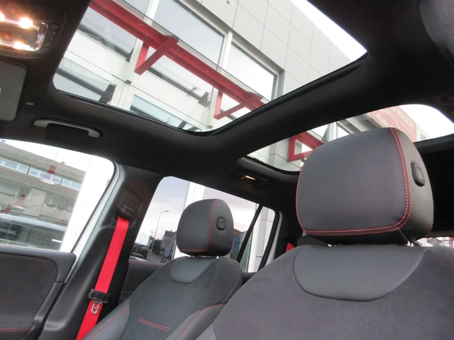 Mercedes-Benz GLB 35 AMG 4Matic - автомобили, коли, обяви за нови и употребявани 10