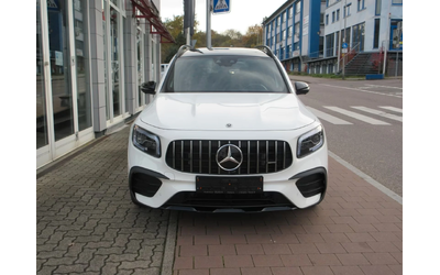 mercedes-benz-glb - 1
