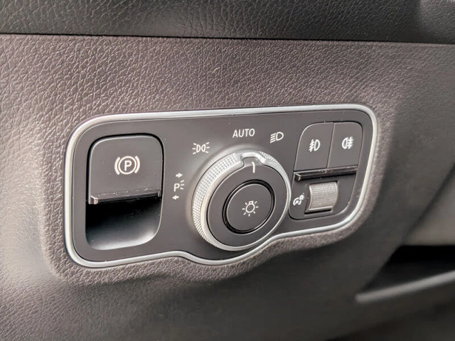 Mercedes-Benz GLB 250 4MATIC* АвтоКредит* (Цена до БГ) - автомобили, коли, обяви за нови и употребявани 16