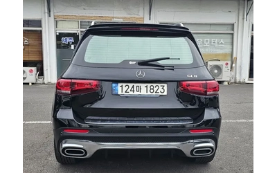 mercedes-benz-glb - 1
