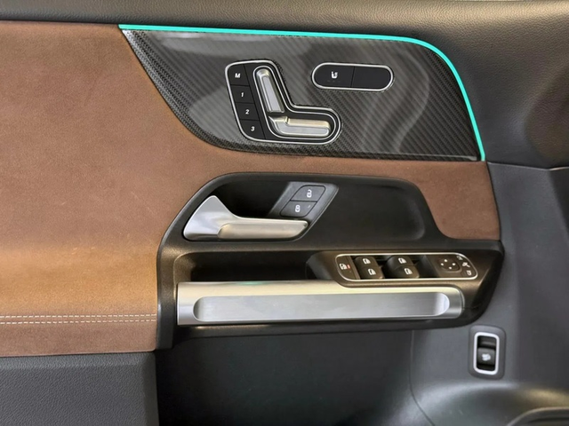 Mercedes-Benz GLB GLB 200d 4Matic AMG Line - автомобили, коли, обяви за нови и употребявани 5