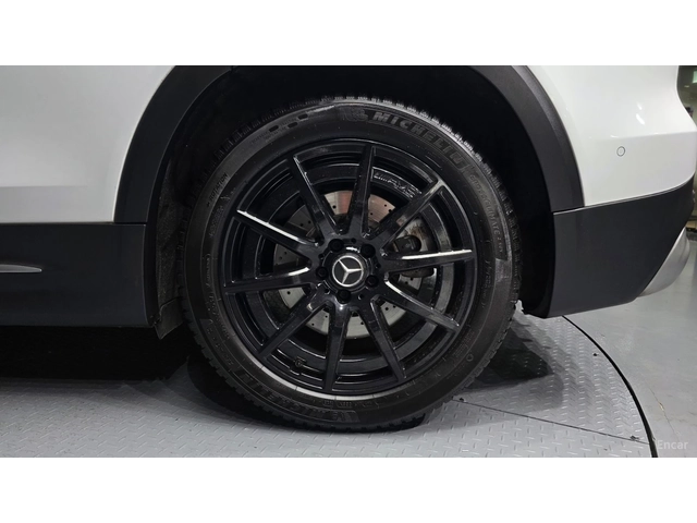 Mercedes-Benz GLB35AMG 4MATIC* КОЖА* ПОДГРЕВ* ОБДУХВ* BURMASTER* PANO* 36 - автомобили, коли, обяви за нови и употребявани 4