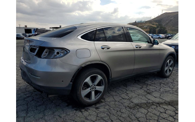 mercedes-benz-glc-2-0l-4-all-wheel-drive - 2