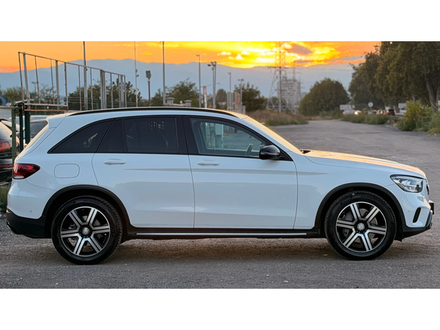 Mercedes-Benz GLC 220 D= 4MATIC= SPORT LINE= DISTRONIC= DIGITAL COCKPIT= - автомобили, коли, обяви за нови и употребявани 3