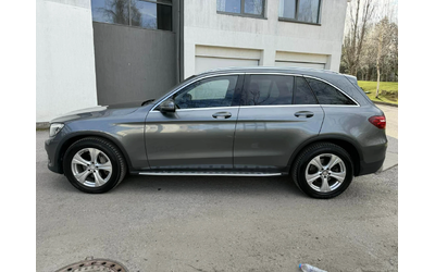mercedes-benz-glc-220 - 3