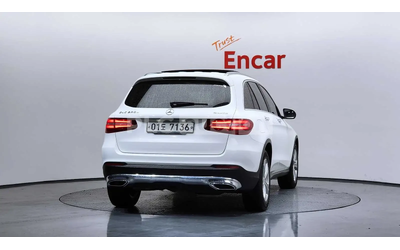 mercedes-benz-glc-220 - 3