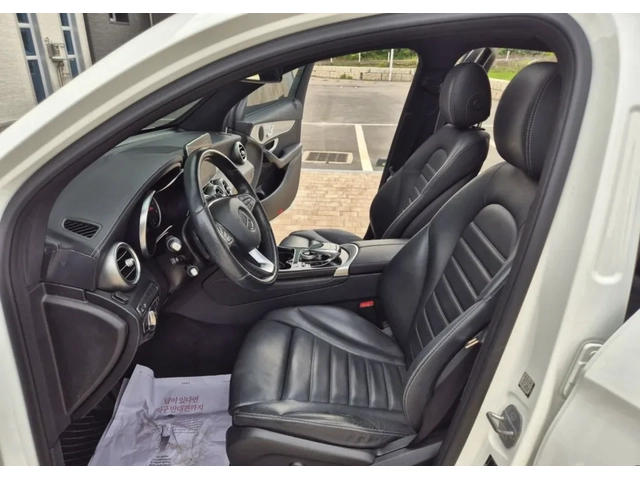 Mercedes-Benz GLC 220 d / AMG ПАКЕТ / 360 КАМЕРИ / ШИБИДАХ - автомобили, коли, обяви за нови и употребявани 4
